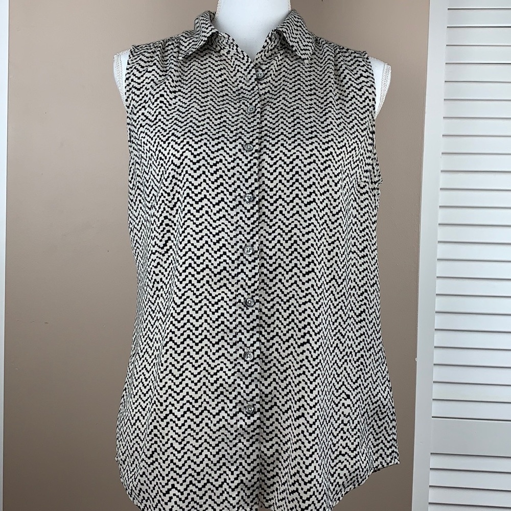 Kenar Sleeveless Shirt